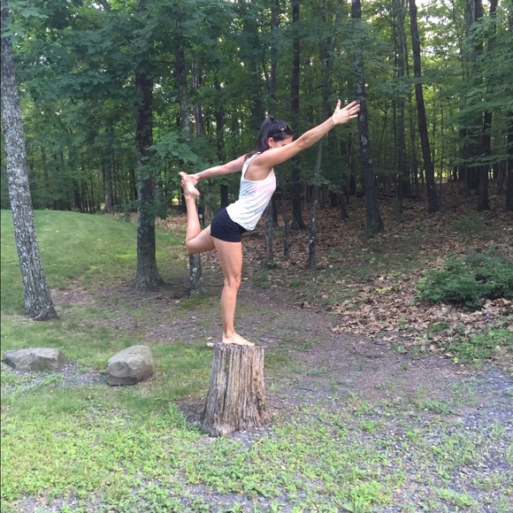 Meet your Posher, Amy - Picture 2 of 3